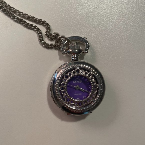 Vintage-Style Pendant Clock Locket Necklace - Picture 1 of 5